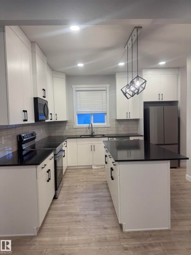 5316 Godson Point(E) Nw, Edmonton, AB - Indoor Photo Showing Kitchen With Upgraded Kitchen