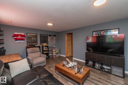 14215 78 Street Nw, Edmonton, AB - Indoor Photo Showing Living Room