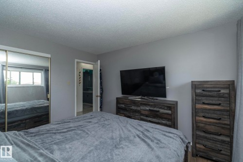 14215 78 Street Nw, Edmonton, AB - Indoor Photo Showing Bedroom