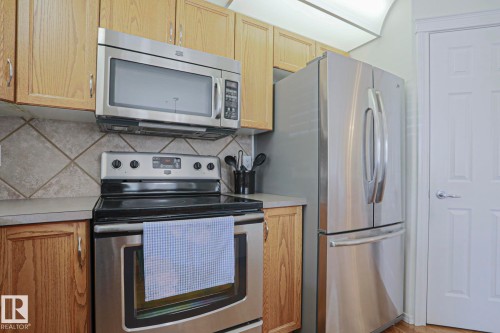 #131 11260 153 Av Nw, Edmonton, AB - Indoor Photo Showing Kitchen