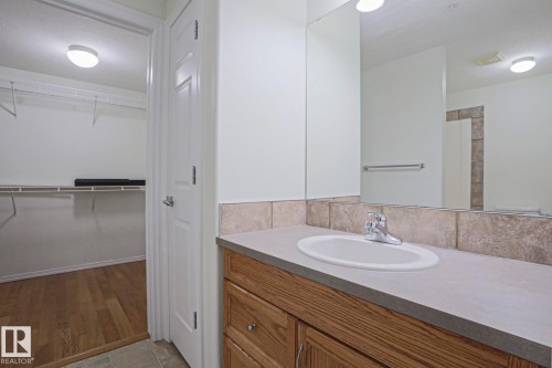 #131 11260 153 Av Nw, Edmonton, AB - Indoor Photo Showing Bathroom