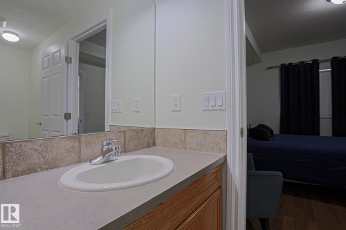 #131 11260 153 Av Nw, Edmonton, AB - Indoor Photo Showing Bathroom