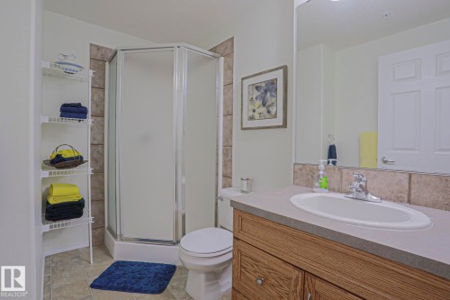 #131 11260 153 Av Nw, Edmonton, AB - Indoor Photo Showing Bathroom