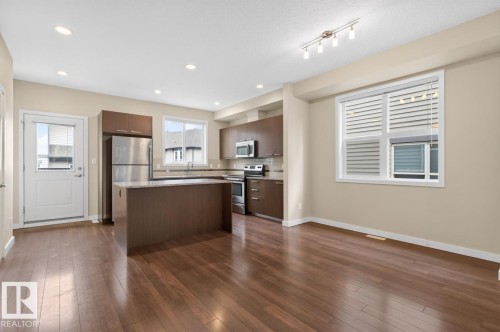#8 655 Watt Bv Sw, Edmonton, AB - Indoor Photo Showing Kitchen