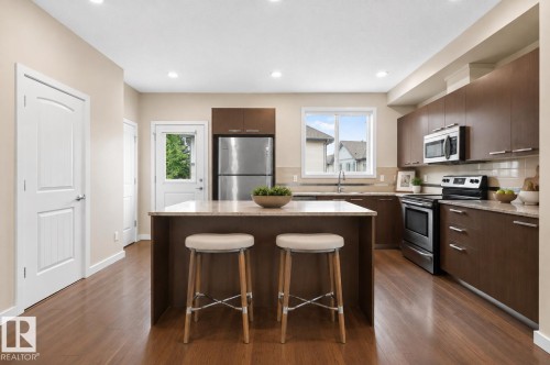 #8 655 Watt Bv Sw, Edmonton, AB - Indoor Photo Showing Kitchen