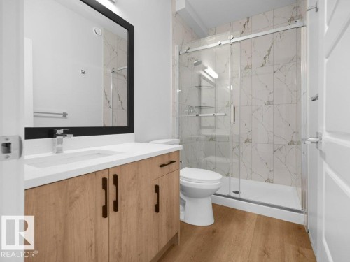 1433 Osprey Crest Nw, Edmonton, AB - Indoor Photo Showing Bathroom