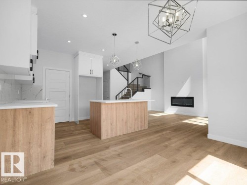 1433 Osprey Crest Nw, Edmonton, AB - Indoor Photo Showing Kitchen