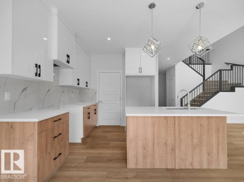 1433 Osprey Crest Nw, Edmonton, AB - Indoor Photo Showing Kitchen