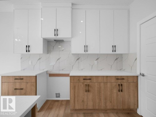 1433 Osprey Crest Nw, Edmonton, AB - Indoor Photo Showing Kitchen