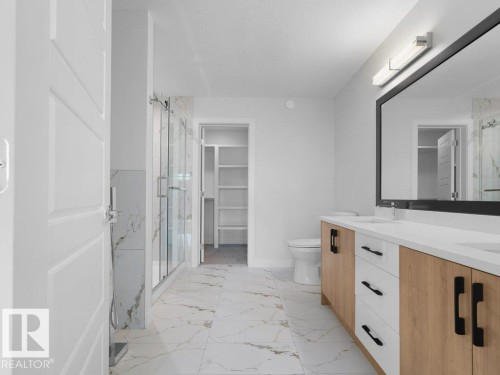 1433 Osprey Crest Nw, Edmonton, AB - Indoor Photo Showing Bathroom