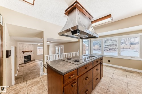38 Lancaster Crescent, St. Albert, AB - Indoor Photo Showing Kitchen
