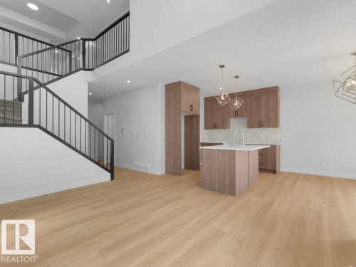 1423 Osprey Crest Nw, Edmonton, AB - Indoor Photo Showing Kitchen