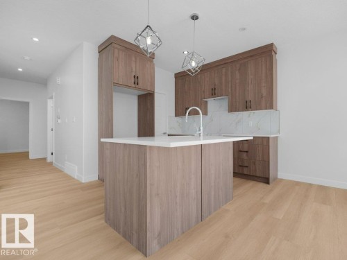 1423 Osprey Crest Nw, Edmonton, AB - Indoor Photo Showing Kitchen