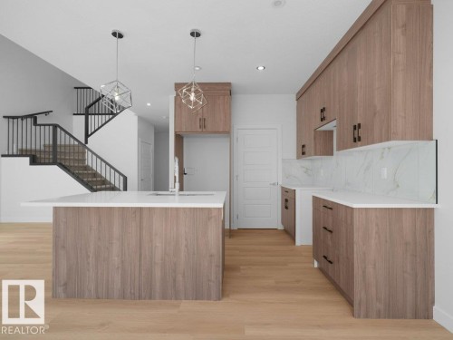 1423 Osprey Crest Nw, Edmonton, AB - Indoor Photo Showing Kitchen