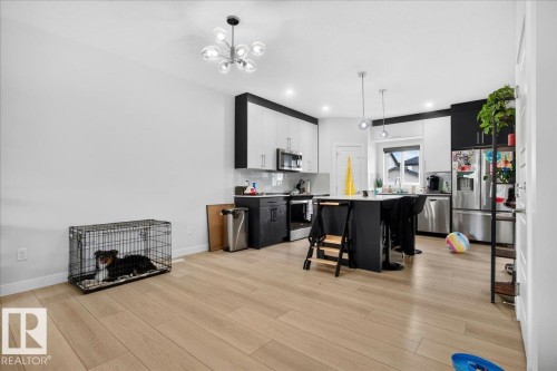82 Wyatt Ridge, Fort Saskatchewan, AB - Indoor Photo Showing Kitchen With Upgraded Kitchen