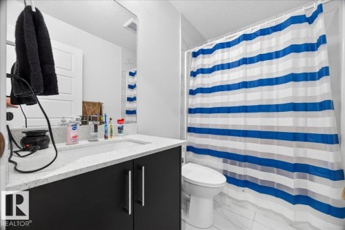 82 Wyatt Ridge, Fort Saskatchewan, AB - Indoor Photo Showing Bathroom