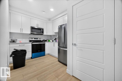 82 Wyatt Ridge, Fort Saskatchewan, AB - Indoor Photo Showing Kitchen