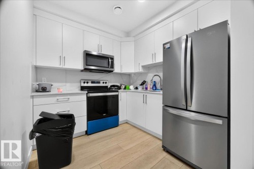 82 Wyatt Ridge, Fort Saskatchewan, AB - Indoor Photo Showing Kitchen