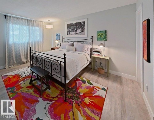 2725 104A Street Nw, Edmonton, AB - Indoor Photo Showing Bedroom