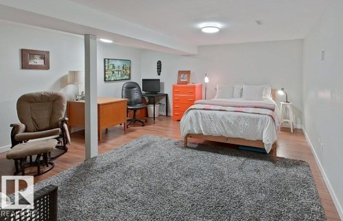 2725 104A Street Nw, Edmonton, AB - Indoor Photo Showing Bedroom