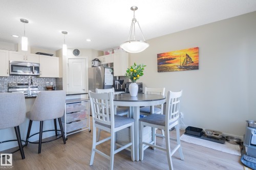1747 Hammond Crescent Nw, Edmonton, AB - Indoor