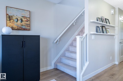 1747 Hammond Crescent Nw, Edmonton, AB - Indoor Photo Showing Other Room