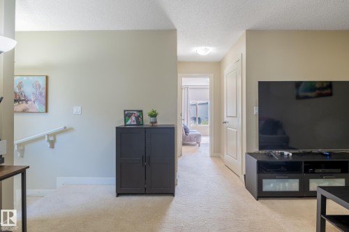 1747 Hammond Crescent Nw, Edmonton, AB - Indoor