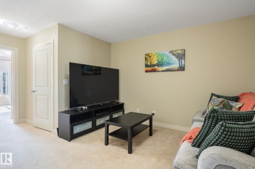 1747 Hammond Crescent Nw, Edmonton, AB - Indoor Photo Showing Bedroom