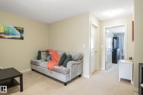 1747 Hammond Crescent Nw, Edmonton, AB - Indoor