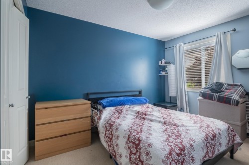 1747 Hammond Crescent Nw, Edmonton, AB - Indoor Photo Showing Bedroom