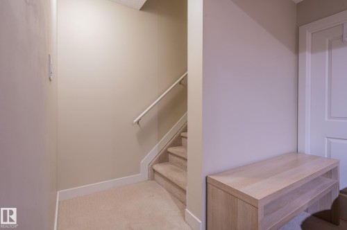 1747 Hammond Crescent Nw, Edmonton, AB - Indoor Photo Showing Other Room