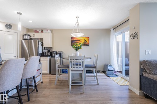 1747 Hammond Crescent Nw, Edmonton, AB - Indoor Photo Showing Dining Room