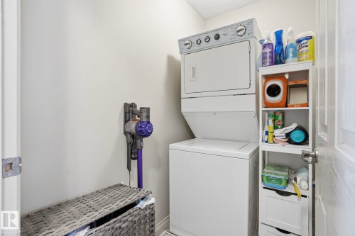 #52 13825 155 Av Nw, Edmonton, AB - Indoor Photo Showing Laundry Room