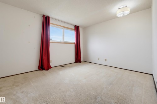 10912 34A Avenue Nw, Edmonton, AB - Indoor Photo Showing Other Room