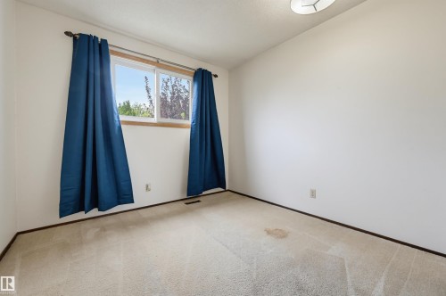 10912 34A Avenue Nw, Edmonton, AB - Indoor Photo Showing Other Room