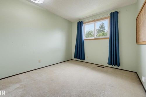 10912 34A Avenue Nw, Edmonton, AB - Indoor Photo Showing Other Room