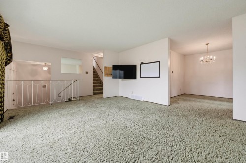10912 34A Avenue Nw, Edmonton, AB - Indoor Photo Showing Other Room