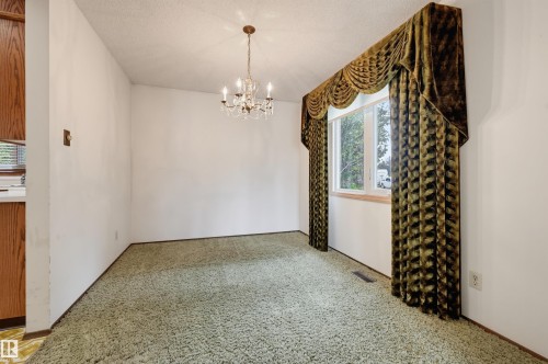 10912 34A Avenue Nw, Edmonton, AB - Indoor Photo Showing Other Room
