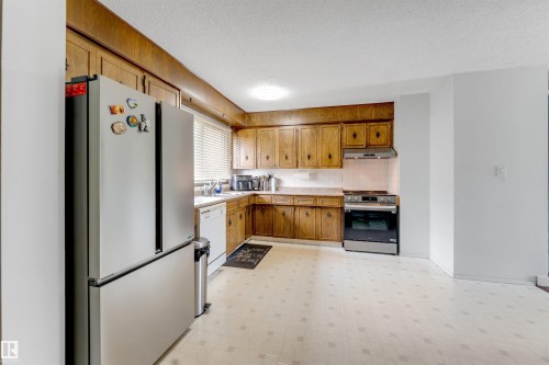 1320 69 Street Nw, Edmonton, AB - Indoor Photo Showing Kitchen