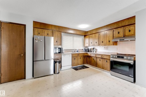 1320 69 Street Nw, Edmonton, AB - Indoor Photo Showing Kitchen
