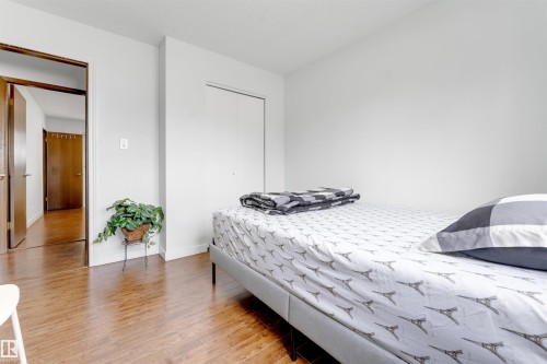 1320 69 Street Nw, Edmonton, AB - Indoor Photo Showing Bedroom