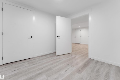 1320 69 Street Nw, Edmonton, AB - Indoor Photo Showing Other Room