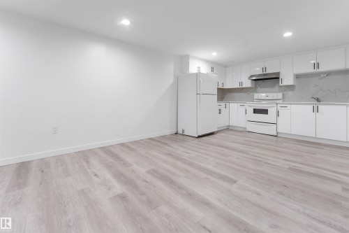 1320 69 Street Nw, Edmonton, AB - Indoor Photo Showing Kitchen