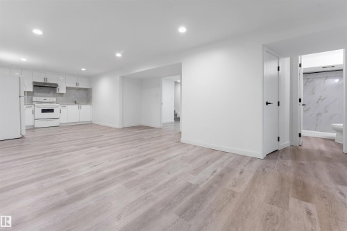 1320 69 Street Nw, Edmonton, AB - Indoor