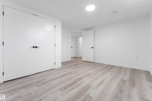 1320 69 Street Nw, Edmonton, AB - Indoor Photo Showing Other Room
