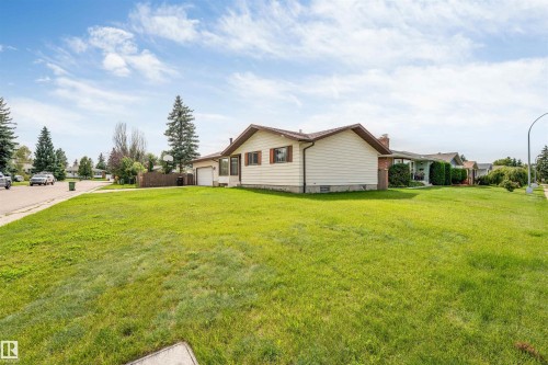 1320 69 Street Nw, Edmonton, AB - Outdoor