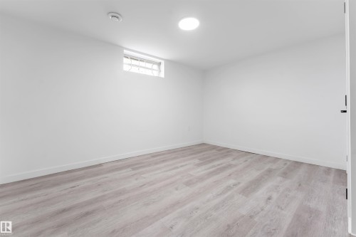 1320 69 Street Nw, Edmonton, AB - Indoor Photo Showing Other Room