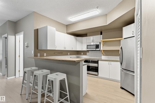 #417 10717 83 Av Nw, Edmonton, AB - Indoor Photo Showing Kitchen