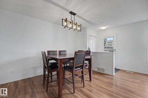 610 Mcdonough Link Link Nw, Edmonton, AB - Indoor Photo Showing Dining Room