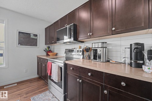 610 Mcdonough Link Link Nw, Edmonton, AB - Indoor Photo Showing Kitchen